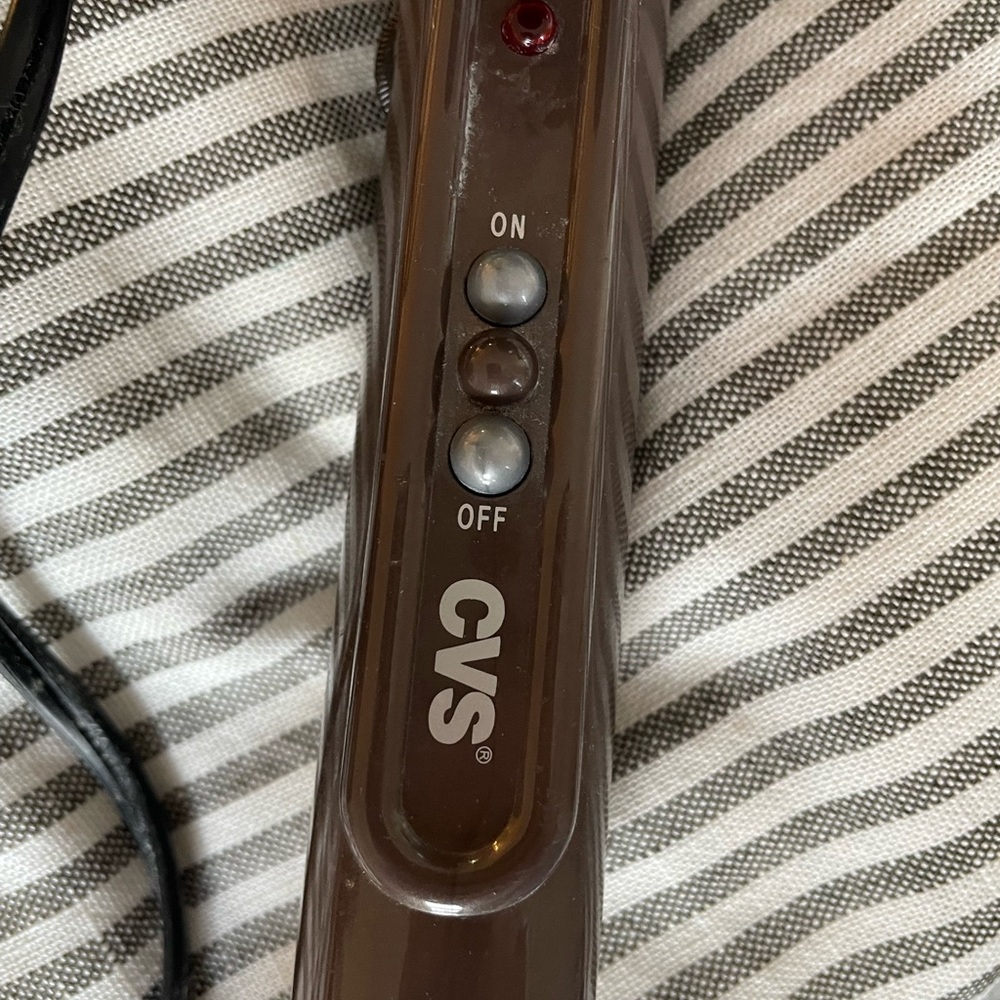 Curling Iron - Picture 2 of 3